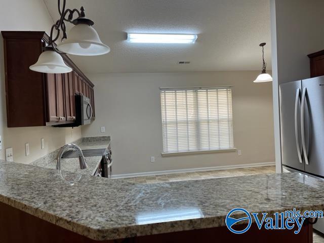 Foto del edificio - 120 NW Wittington Ln