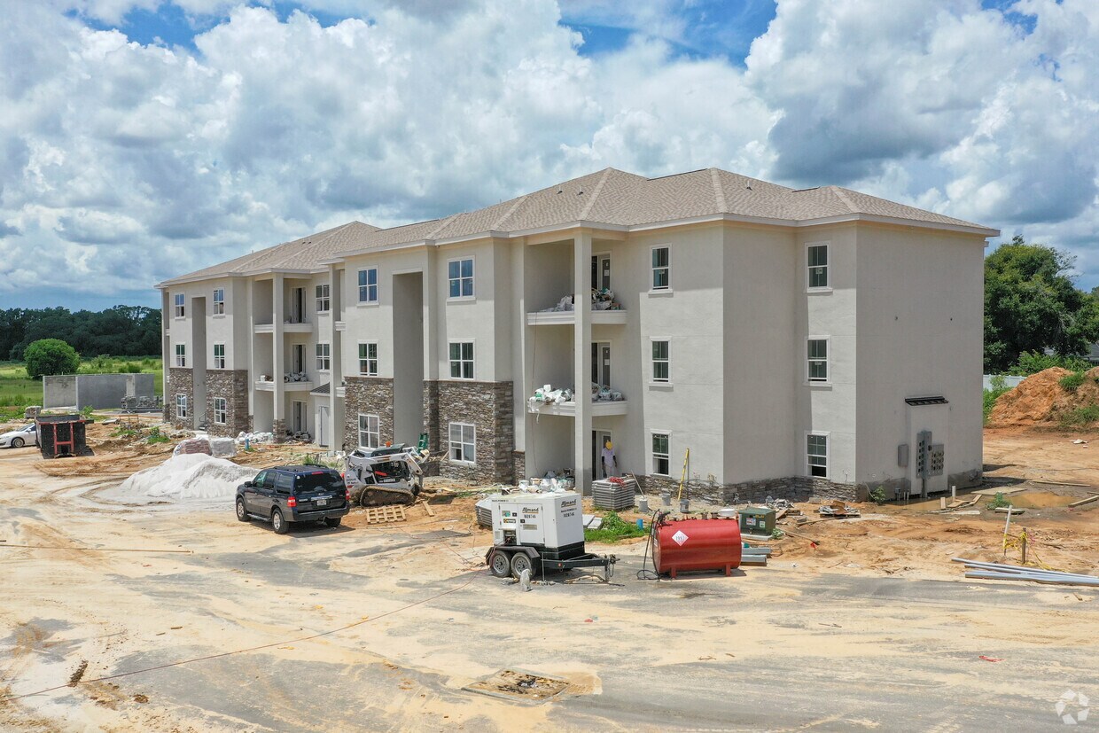Arbours at Hester Lake Apartments Dade City, FL