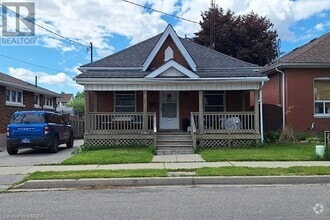 Building Photo - 49 Mintern Ave