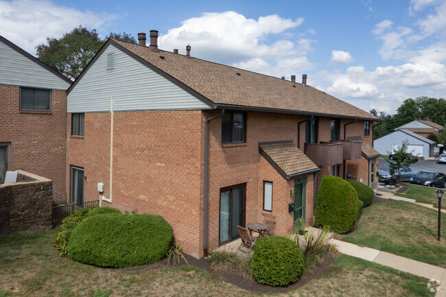 Building Photo - Harverford Village