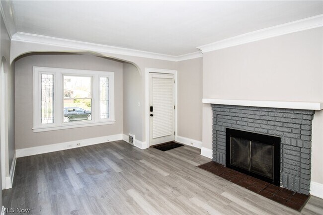 Building Photo - 3300 Dellwood Rd