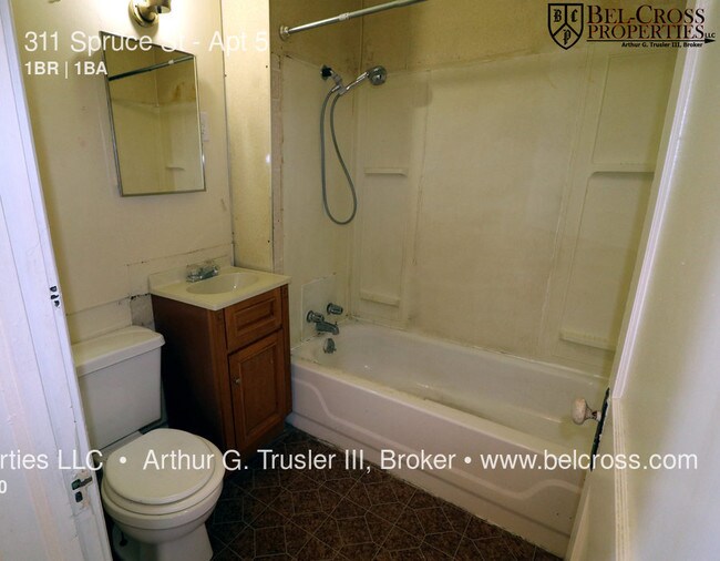 Building Photo - 311 Spruce St