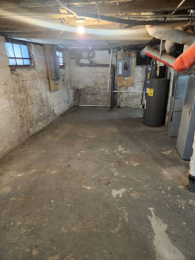 Foto del edificio - 9720 Denison Ave