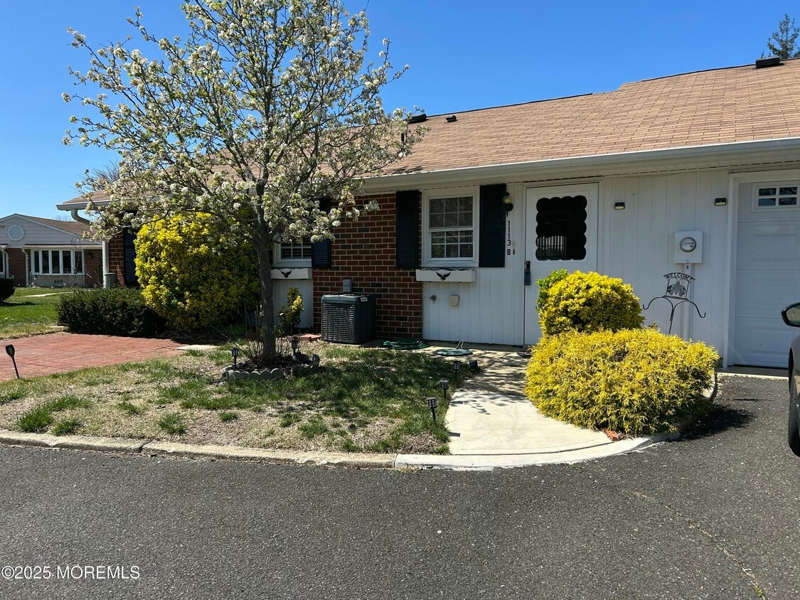 Primary Photo - 1113A Argyll Cir