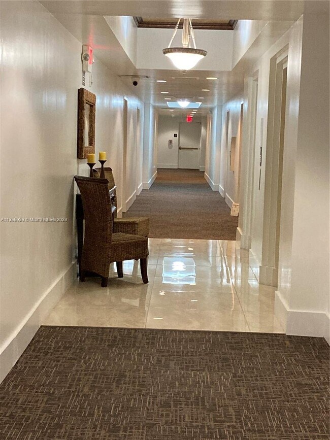 Foto del edificio - 2280 SW 32nd Ave