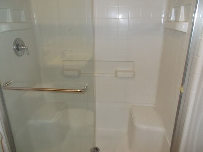 Foto del edificio - 6178 Empress Woods Ct