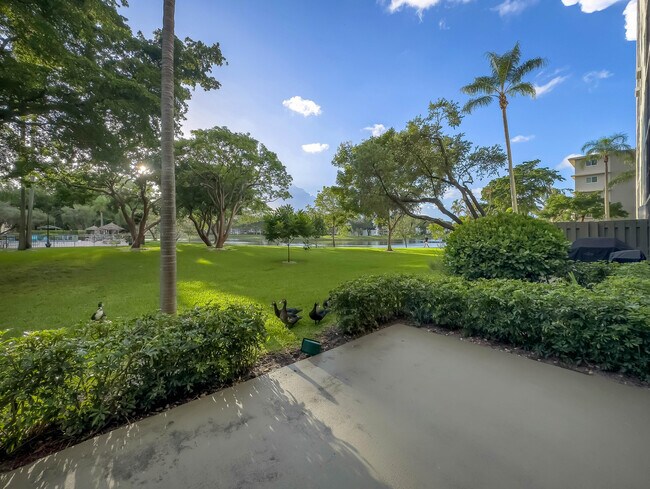 Foto del edificio - 2112 S Cypress Bend Dr