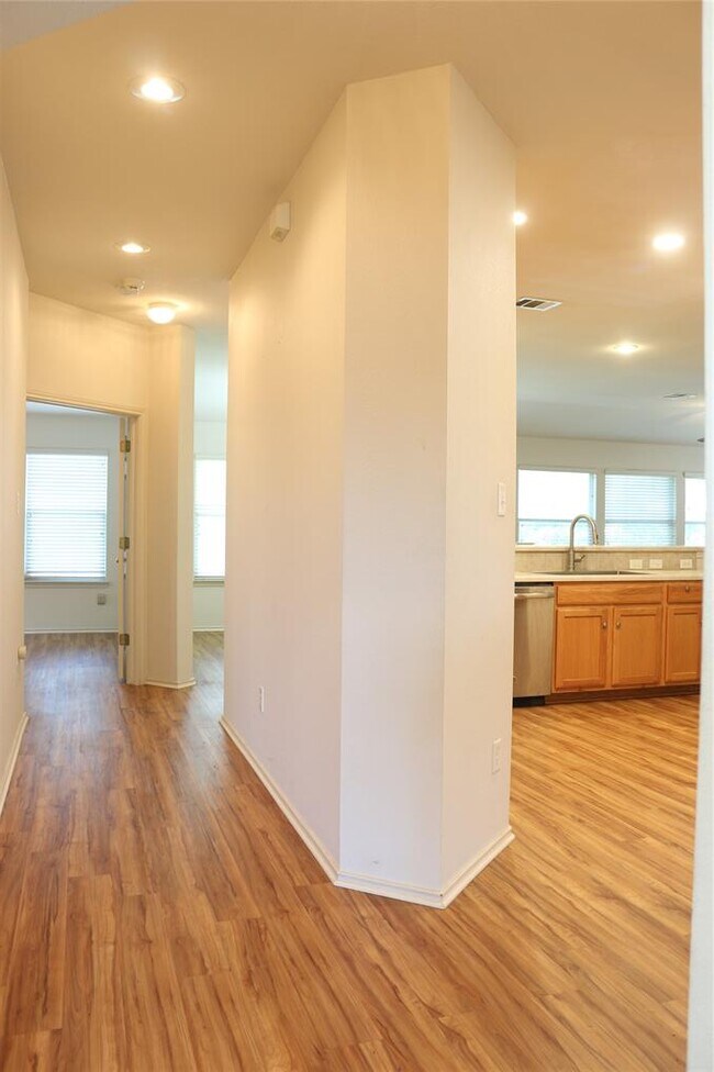 Foto del edificio - 1811 W Pflugerville Pkwy