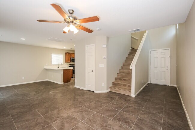 Foto del edificio - 9453 Milkweed Canyon Ave