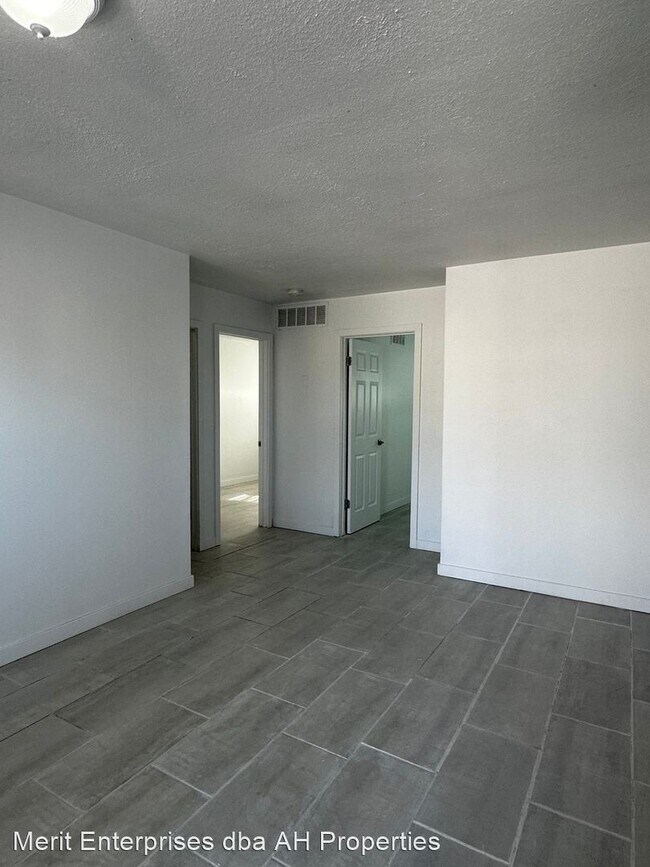 Building Photo - 2 br, 1 bath House - 14003 N PALM ST #10