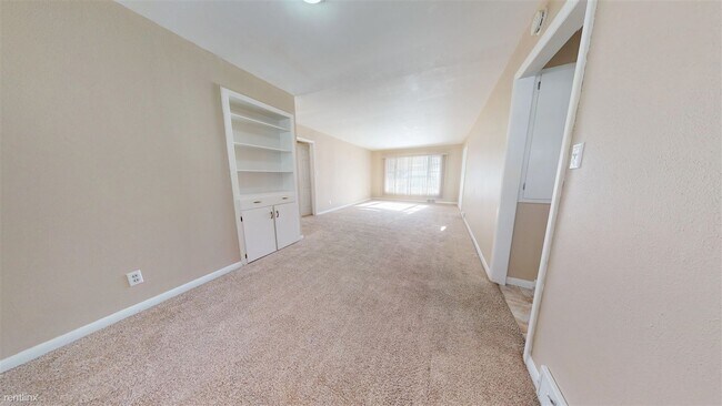 Foto del edificio - 3 br, 1 bath House - 220 E Arikara Ave