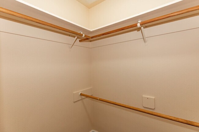 Foto del edificio - **MOVE IN SPECIAL!** Pet Friendly Charming 3 Bedroom Home with large office!