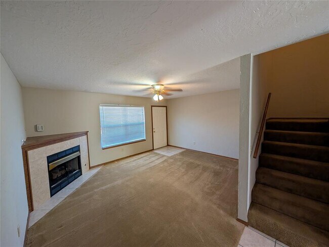 Foto del edificio - 3201 Lois Arlene Cir