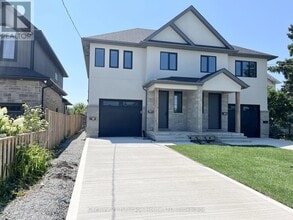 Building Photo - 99 Moffatt St
