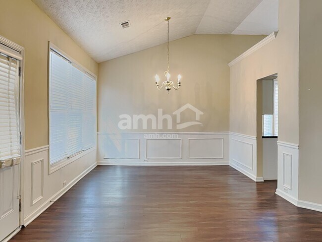 Building Photo - 412 Heathcliff Ct