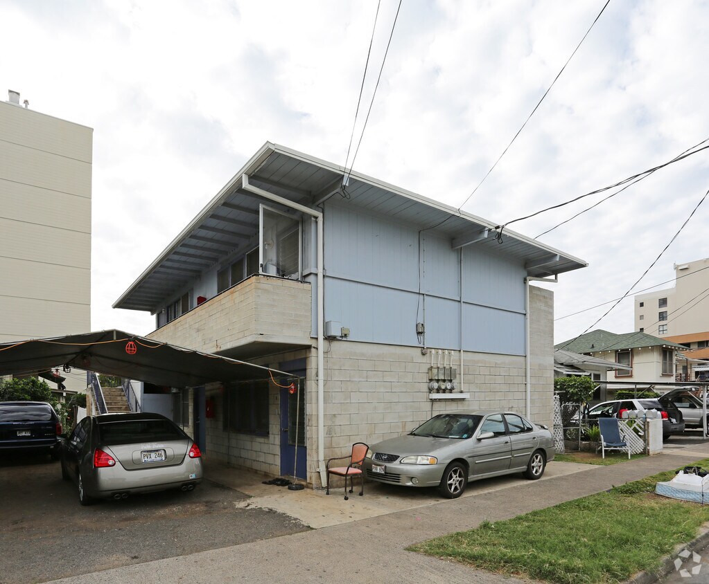 Exterior y estacionamiento - 2831 Winam Ave