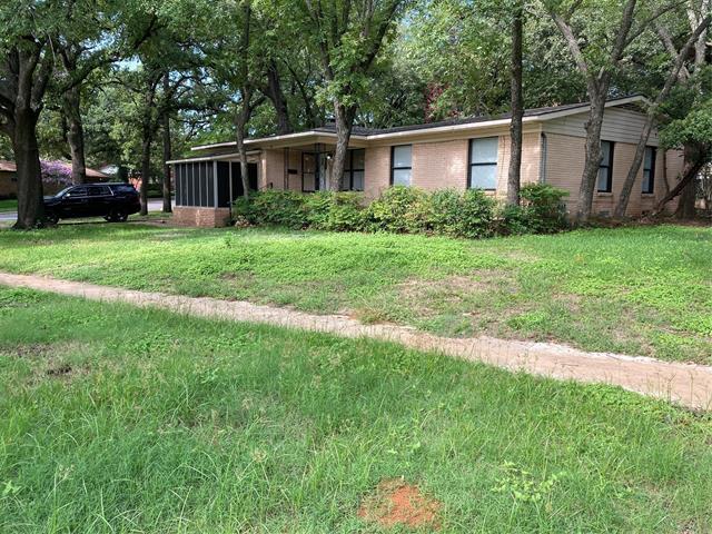 Building Photo - 811 Westwood Dr
