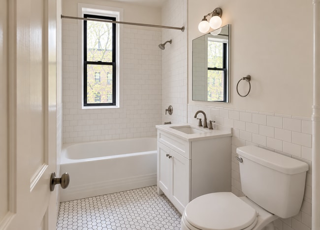 Building Photo - 171 W 88th St