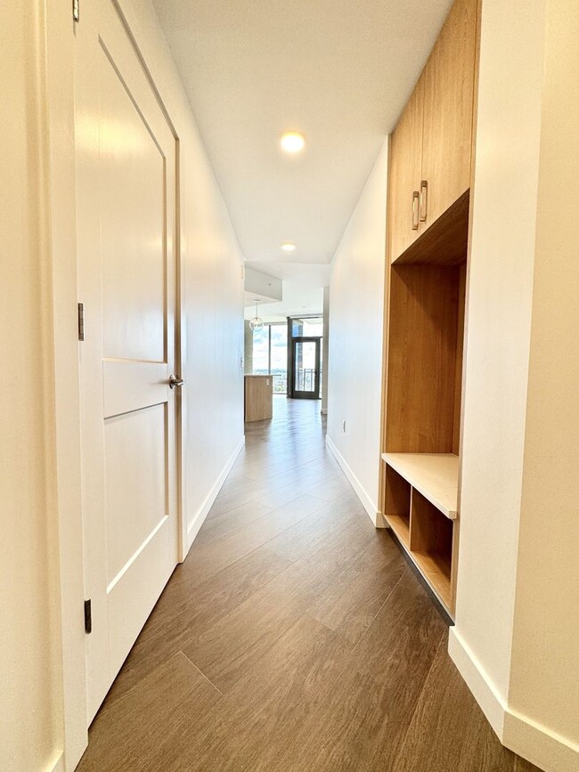 Building Photo - Luxury 2 Bedroom Condo in Pullman Gulch Union