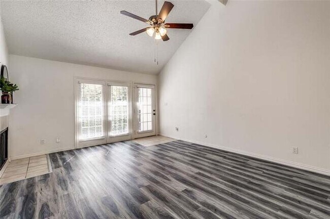 Foto del edificio - 1 Bedroom Townhome in Dallas