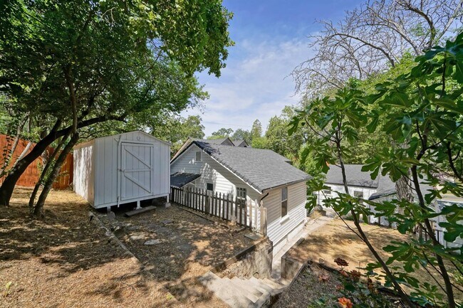 Foto del edificio - 820 Spring St