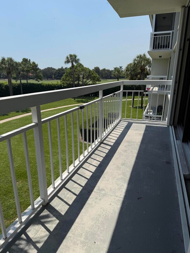 Foto del edificio - 2791 Village Blvd