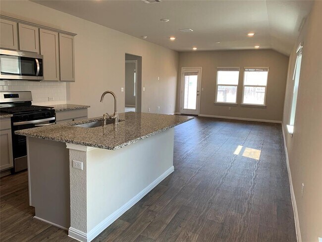 Building Photo - 211 Hamilton Pool Ln