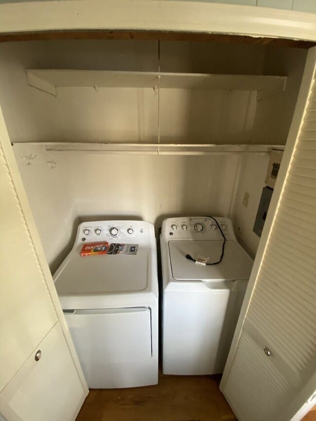 Building Photo - 6709 Rockwood Rd