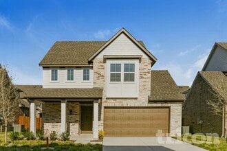 Building Photo - 301 Lincoln Cir