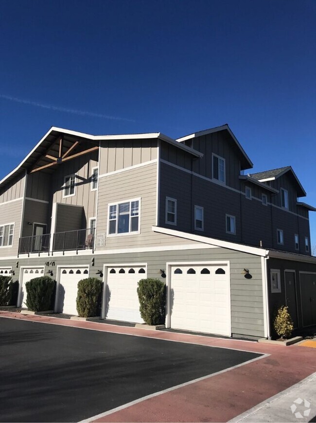 Building Photo - 1818 Moore Blvd