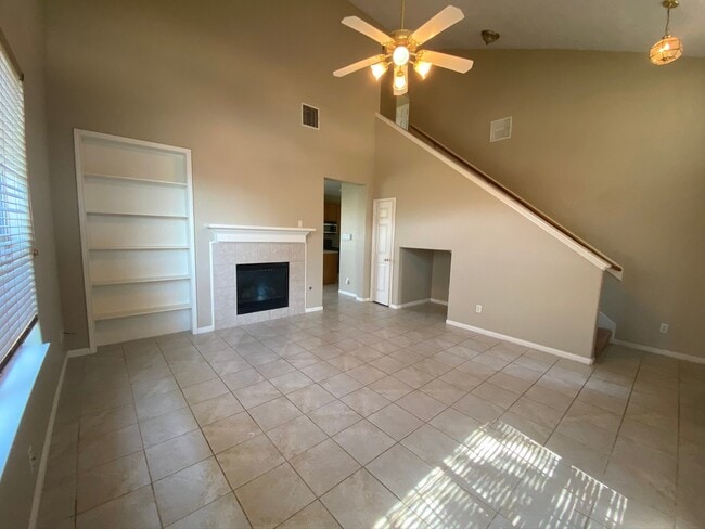 Foto del edificio - 907 Christopher Ln