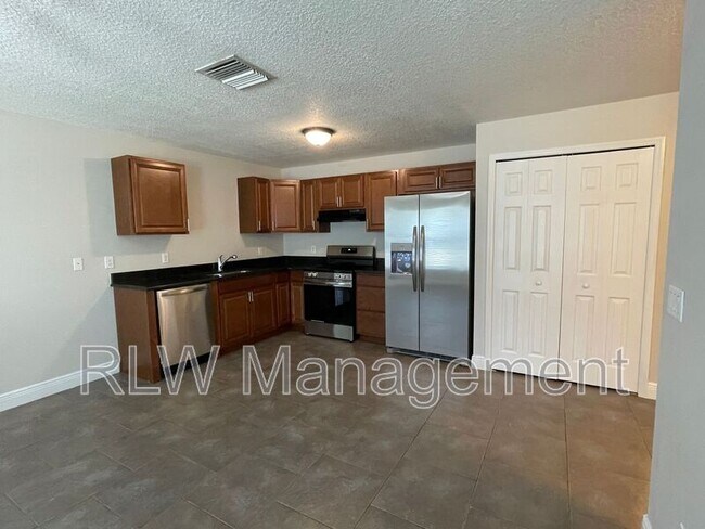 Foto del edificio - 528 E Citrus Ave