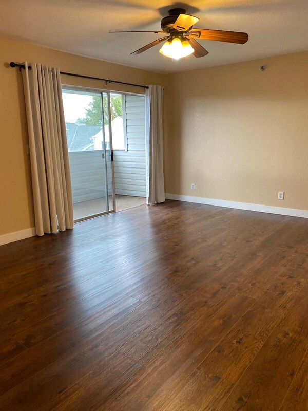 Building Photo - 537 S 900 E