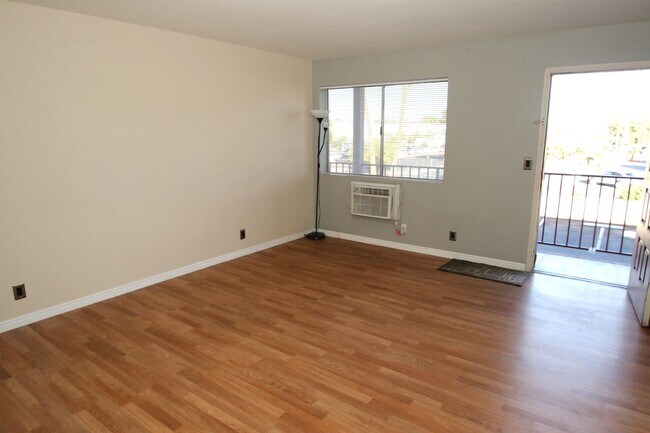 Foto del edificio - 797 E Harmon Ave