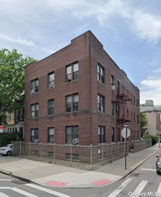 Building Photo - 40- 18-18-25 25th Ave