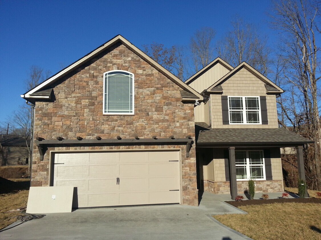 1406 Duck Springs Ln, Knoxville, TN 37932 House Rental in Knoxville