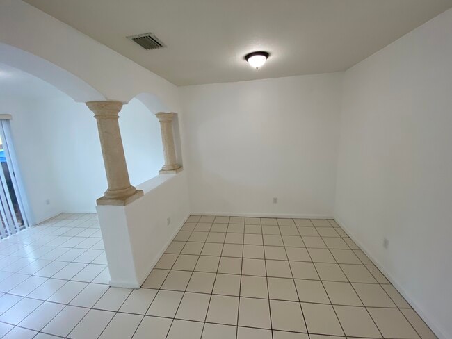 Foto del edificio - 1414 SE 26th Ct
