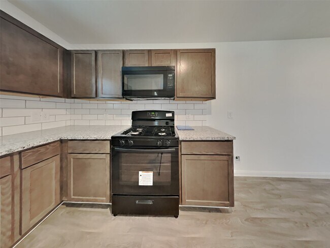 Building Photo - 18 Rd 5117