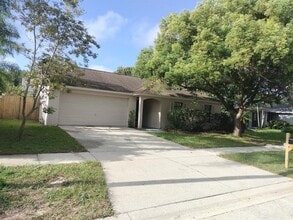 Building Photo - 725 Chilt Dr