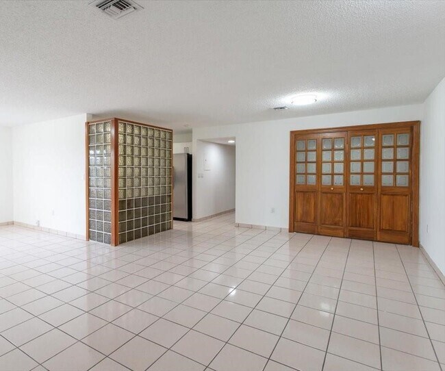 Foto del edificio - 37 Majorca Ave