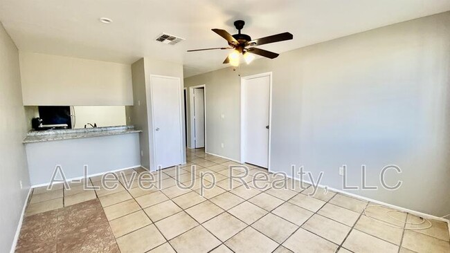 Building Photo - 375 E Thoroughbred St