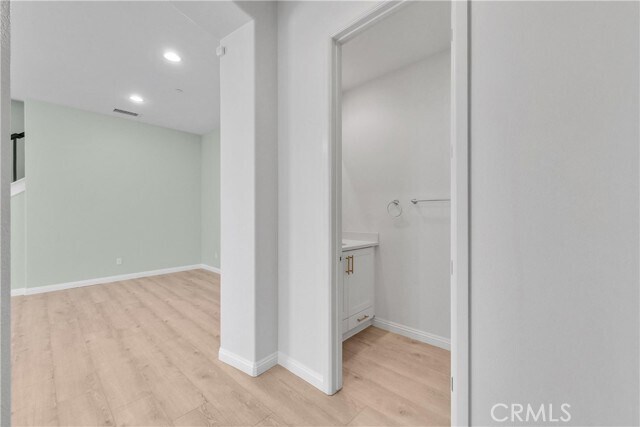Building Photo - 137 Primrose Dr