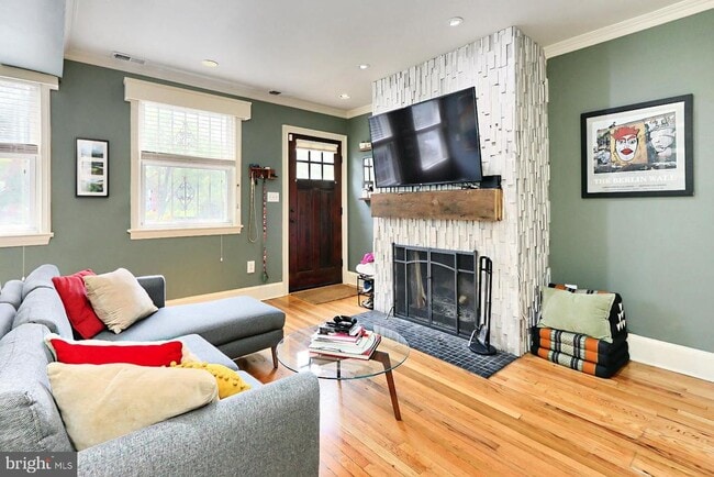 Foto del edificio - 1724 E St NE