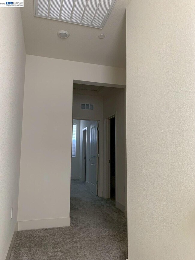 Foto del edificio - 7149 Diamond Ave