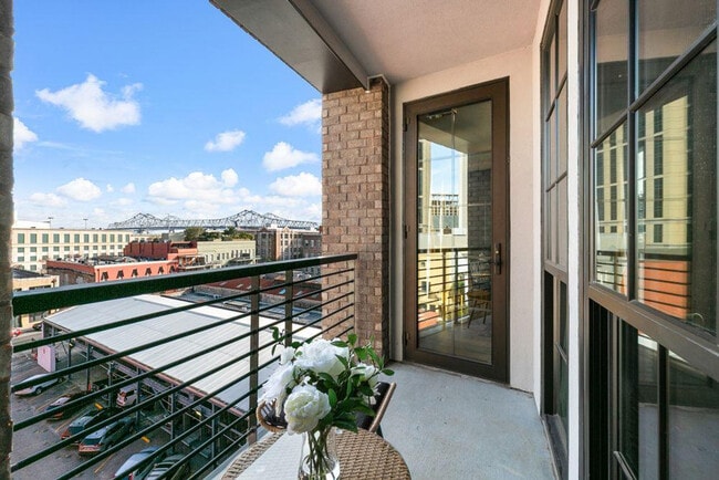 Foto del edificio - 611 Commerce St