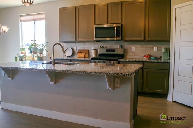 Building Photo - 12628 Enclave Scenic Dr