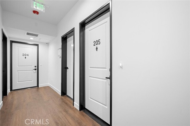 Building Photo - 10657 Moorpark St