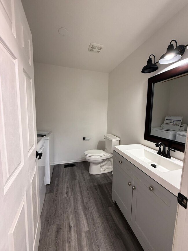 Building Photo - Pet-Friendly, Available Now!