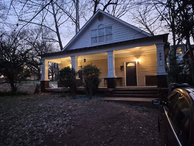 Foto del edificio - 584 Seminole Ave NE