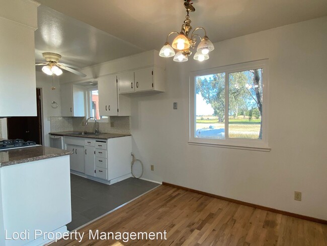 Building Photo - 3 br, 2 bath House - 26572 N Dustin Road